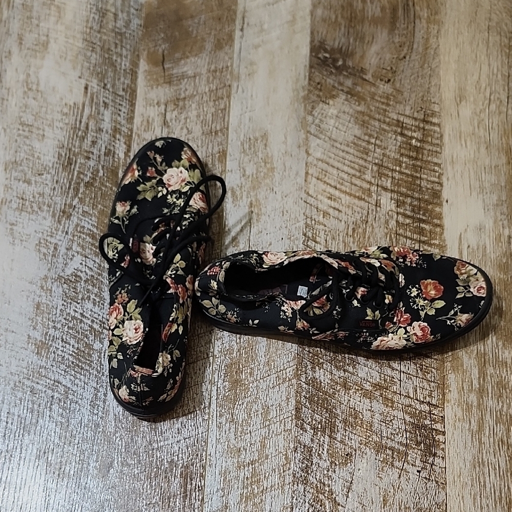 Vans Black and Pink Flats with Floral Pattern - Picture 3 of 9